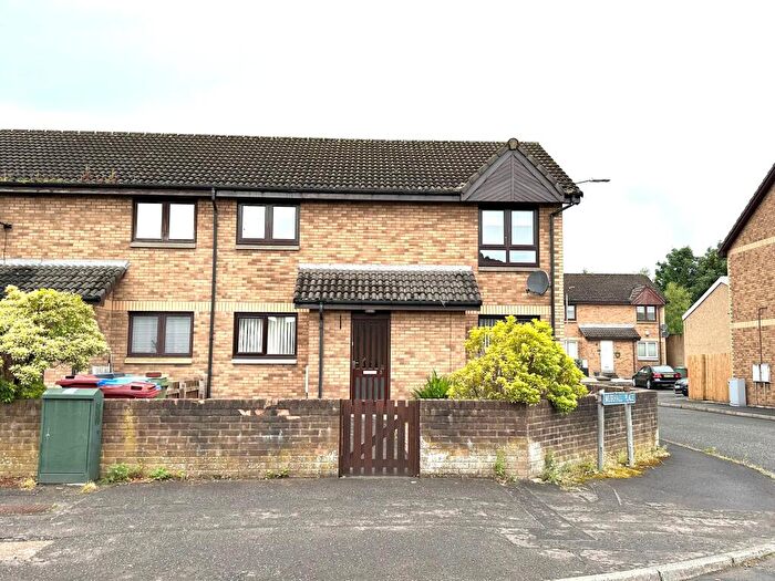 2 Bedroom Flat To Rent In Muirhall Place, Larbert, FK5