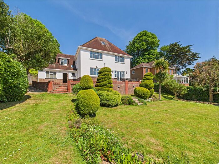 6 Bedroom Detached House To Rent In Warren Road, Worthing, BN14