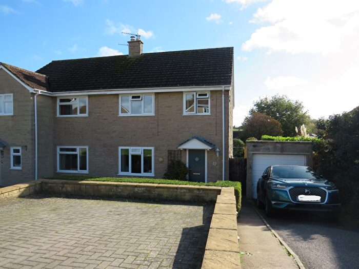 3 Bedroom Semi-Detached House For Sale In Manor Drive, Merriott, TA16