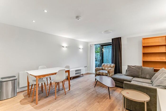 2 Bedroom Flat To Rent In Goldhurst Terrace, South Hampstead, NW6