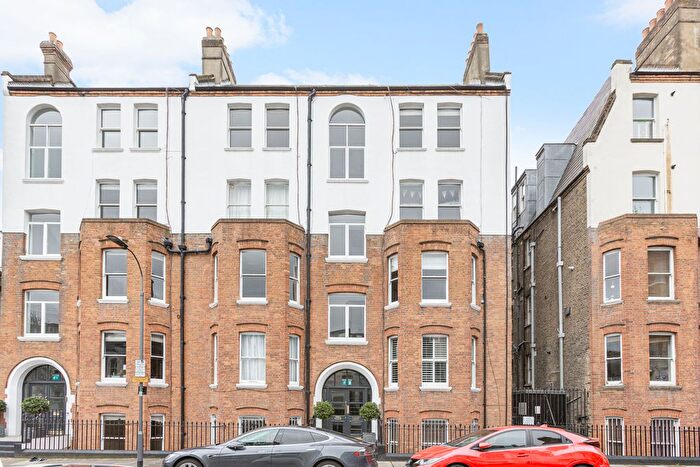 2 Bedroom Flat To Rent In Churchfield Mansions, - New Kings Road, SW6
