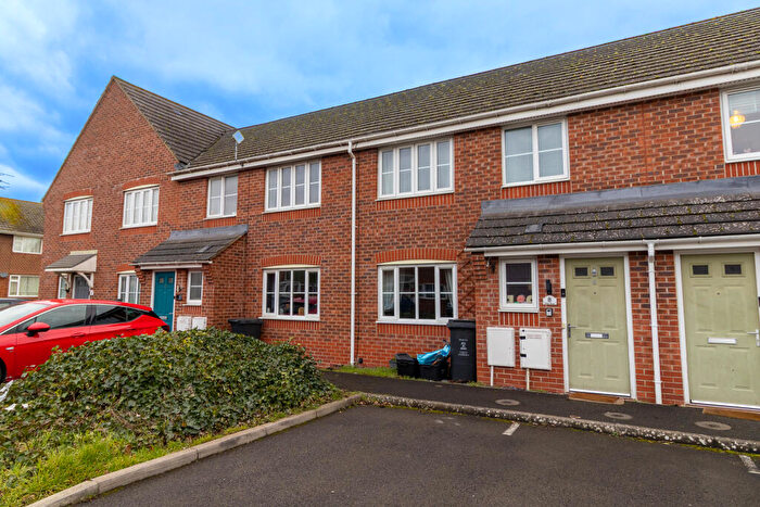 3 Bedroom Terraced House For Sale In Otter Row, Swindon, SN3