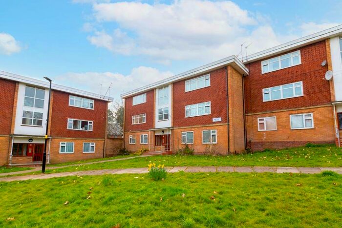 1 Bedroom Flat To Rent In Bath Court, B29