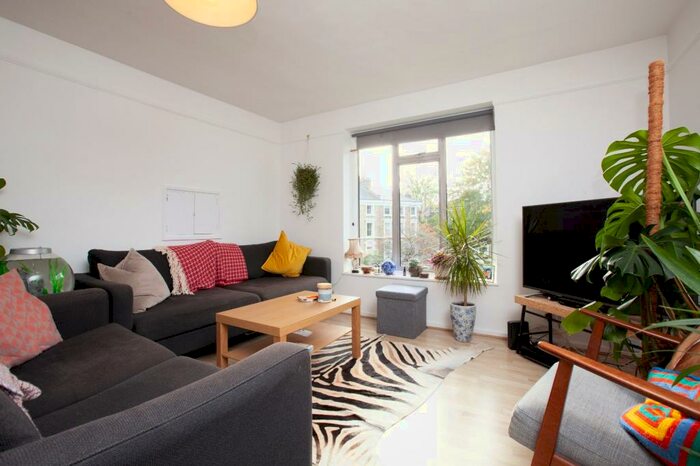 2 Bedroom Flat To Rent In Abbotts Close, Alwyne Road, London, N1