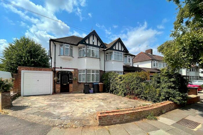 3 Bedroom Semi-Detached House To Rent In Rutland Drive, Morden, SM4