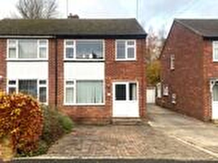 3 Bedroom Semi Detached House To Rent In Hillview Crescent, Banbury, Oxfordshire, OX16