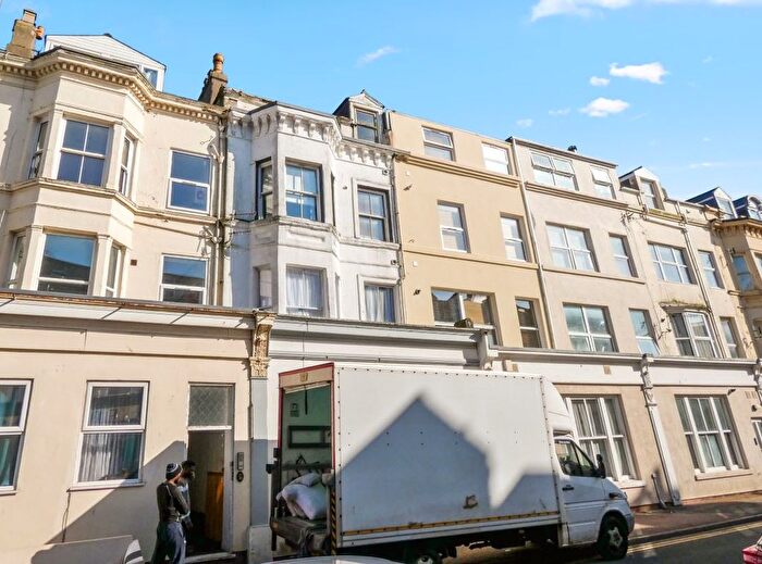 1 Bedroom Flat For Sale In Flat South Street, Scarborough, North Yorkshire, YO11