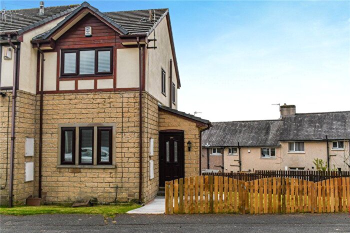2 Bedroom Semi-Detached House To Rent In The Oval, Bingley, West Yorkshire, BD16