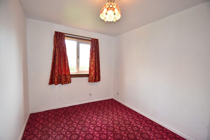 3 Bedroom End Of Terrace House For Sale In Barclay Way, Livingston, EH54