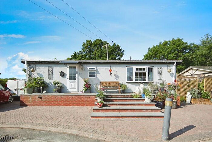 2 Bedroom Park Home For Sale In Eaves Green Park, Meriden, Coventry, CV7