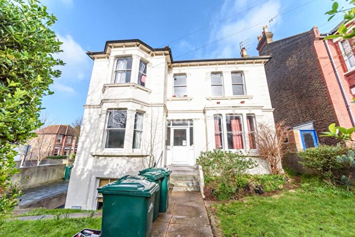 2 Bedroom Flat To Rent In Springfield Road, Brighton, East Sussex, BN1