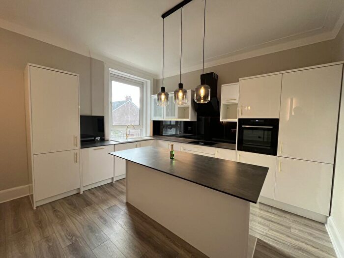 3 Bedroom Apartment To Rent In East Academy Street, Wishaw, ML2