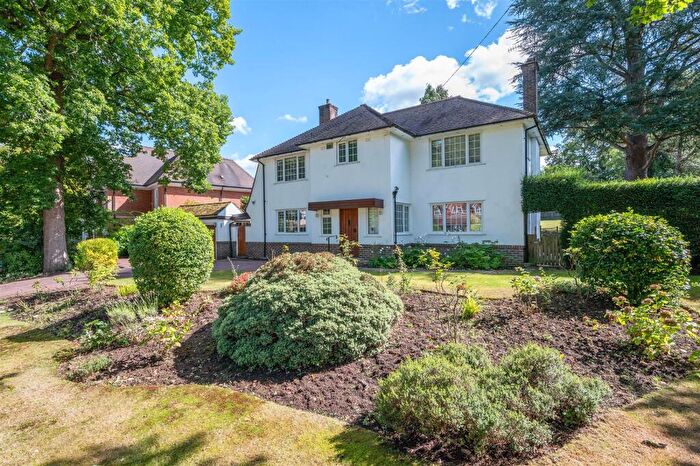 4 Bedroom Detached House To Rent In Bears Den, Kingswood, Tadworth, KT20