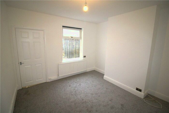 3 Bedroom Terraced House To Rent In Grove Road, Rushden, NN10