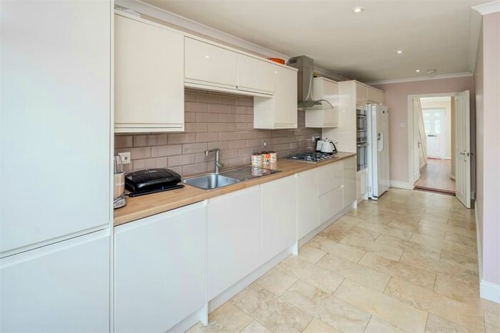 4 Bedroom Terraced House To Rent In Fulbourne Road, Walthamstow, E17