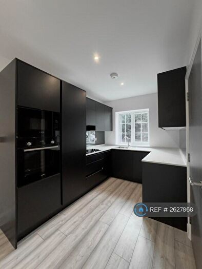 3 Bedroom End Of Terrace House To Rent In Pinecoat Drive, Purley, CR8
