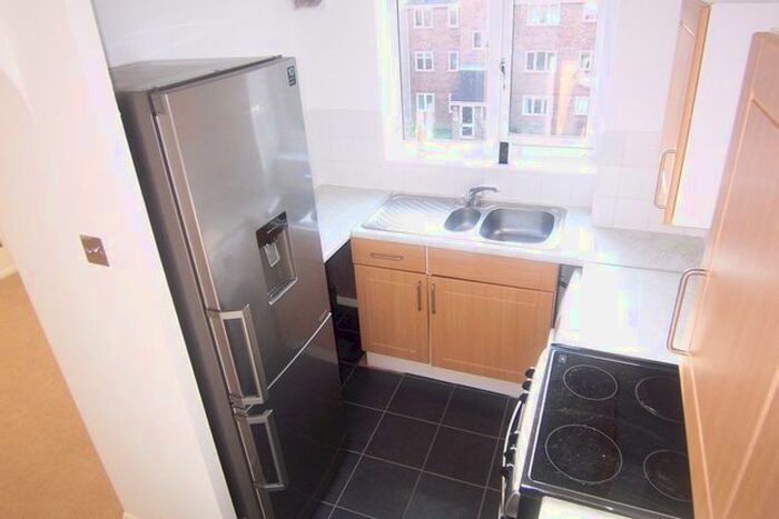 1 Bedroom Flat To Rent In Percy Gardens, Old Malden, Worcester Park, KT4