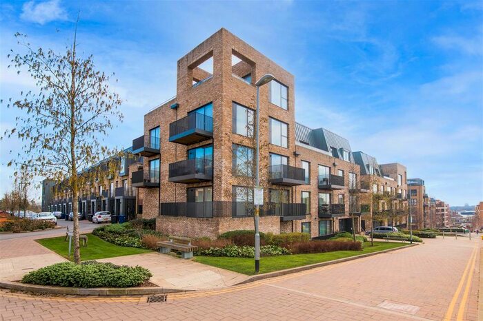 1 Bedroom Flat For Sale In Regiment Hill, Mill Hill, London, NW7