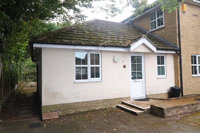 1 Bedroom Bungalow To Rent In Junction Road - Brentwood, CM14