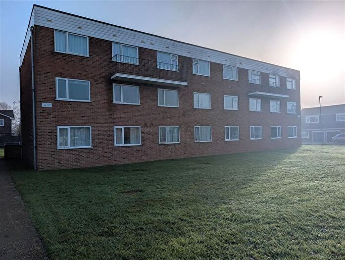 2 Bedroom Flat For Sale In Bracken Crescent, Bishopstoke, Eastleigh, SO50