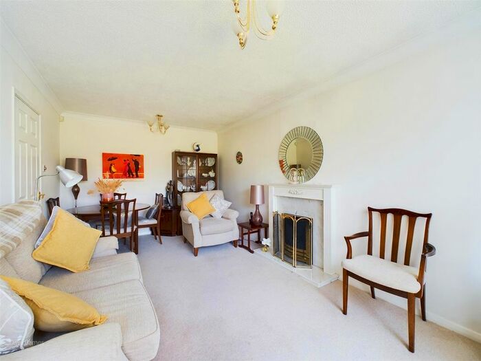 2 Bedroom Detached Bungalow For Sale In Stanmore Gardens, Arnold, Nottingham, NG5
