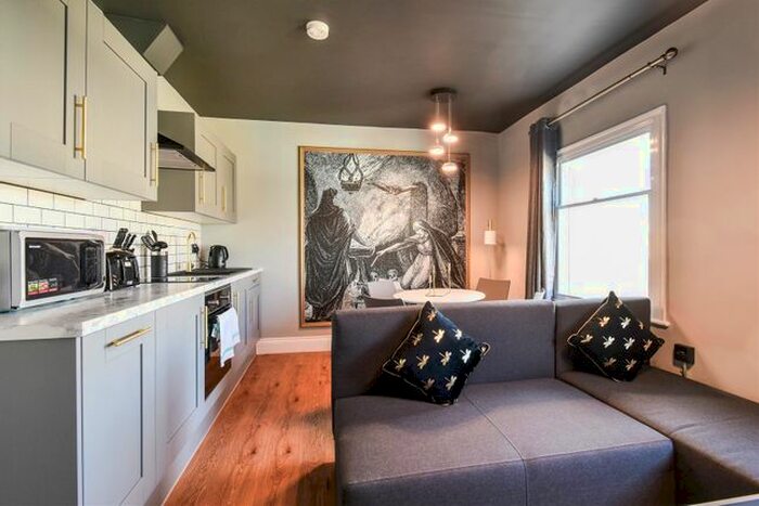 2 Bedroom Flat To Rent In Spurriergate, York, YO1