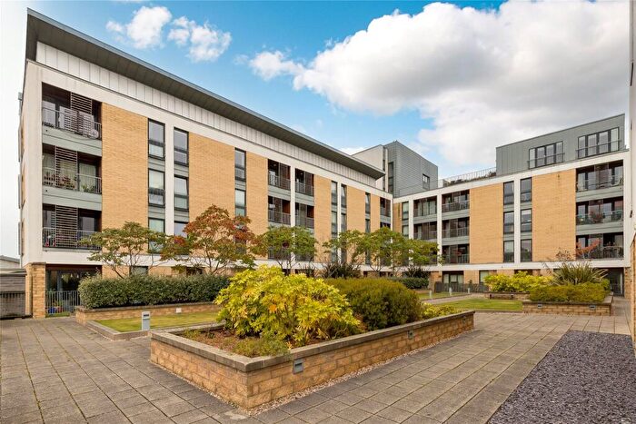 3 Bedroom Apartment For Sale In Kimmerghame Place, Edinburgh, EH4