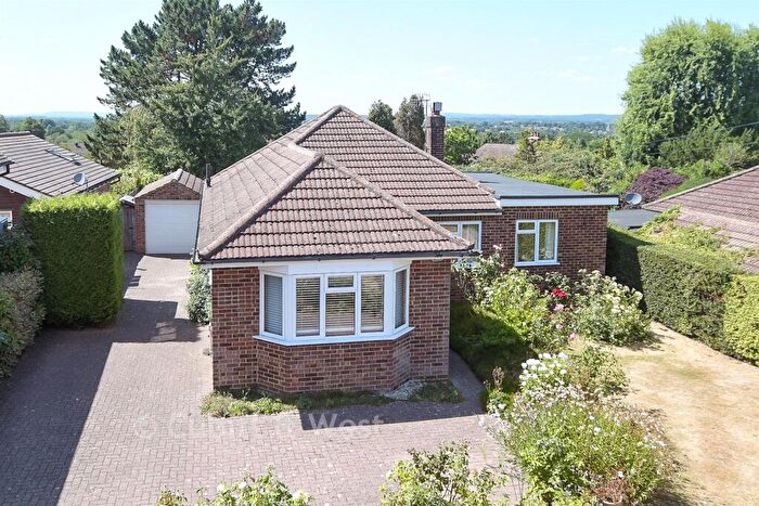 3 Bedroom Bungalow For Sale In High Street, Dormansland, Surrey, RH7