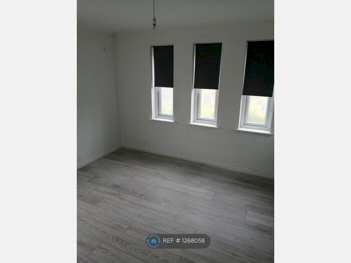 2 Bedroom Flat To Rent In Robertson Close, Shenley Church End, Milton Keynes MK5