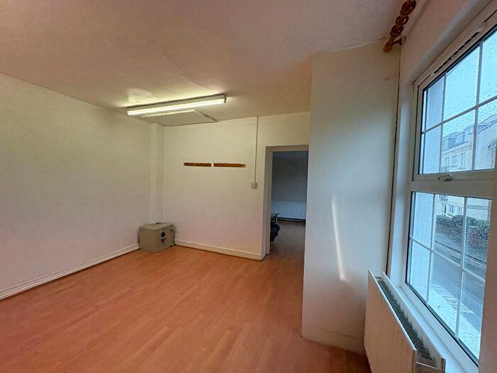 2 Bedroom Flat To Rent In Chislehurst Road, Orpington, Kent, BR6