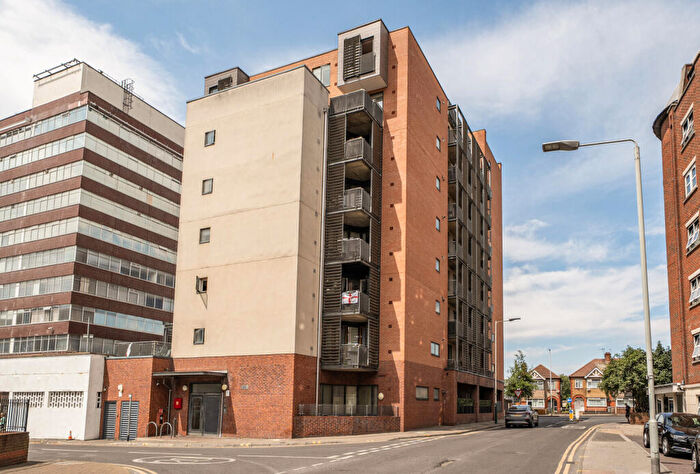 1 Bedroom Apartment For Sale In Market Link, Romford, RM1