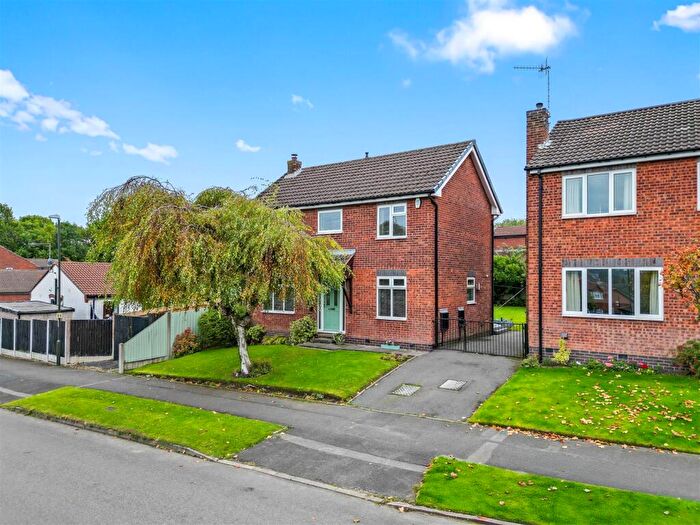 4 Bedroom Detached House For Sale In Somersby Avenue, Walton, Chesterfield, S42