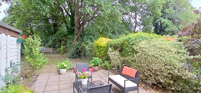 2 Bedroom Maisonette To Rent In Washford Close, Bordon, GU35