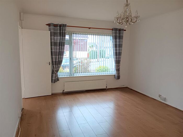 2 Bedroom Semi-Detached Bungalow For Sale In North Boundary Road, Brixham, TQ5