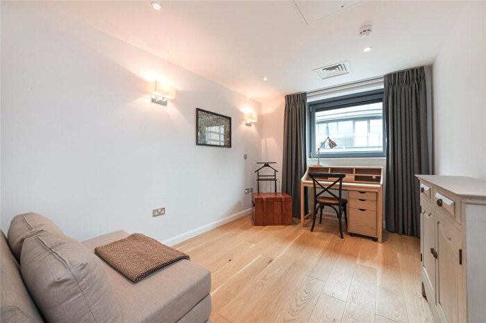 4 Bedroom Flat To Rent In Millharbour, Millwall, E14