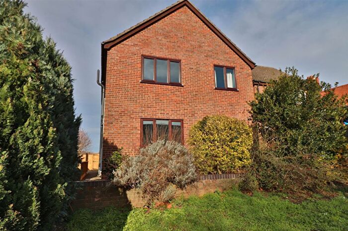 2 Bedroom Flat To Rent In Angel Street, Hadleigh, IP7