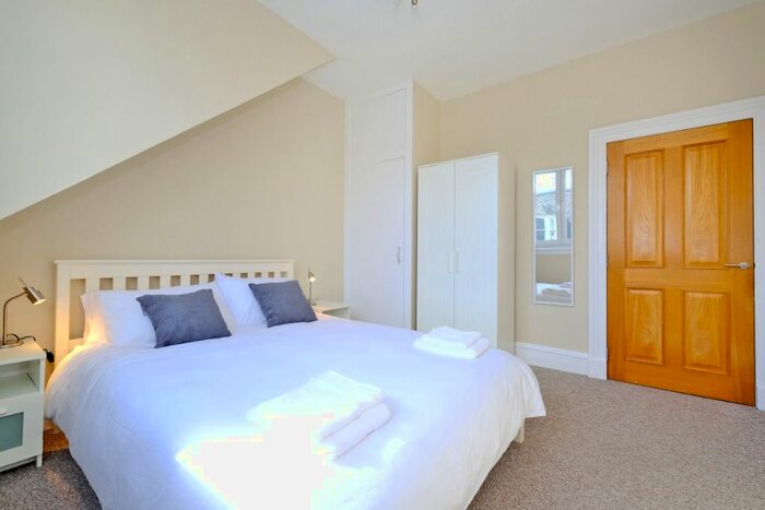 1 Bedroom Flat To Rent In Granton Place, City Centre, Aberdeen, AB10