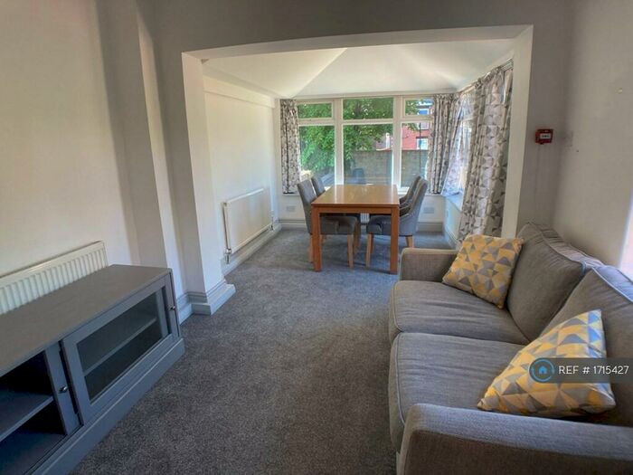 1 Bedroom Flat To Rent In Sheldon Road, Sheffield, S7