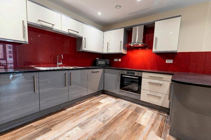 3 Bedroom Flat To Rent In Harrow Street, Sheffield, S11