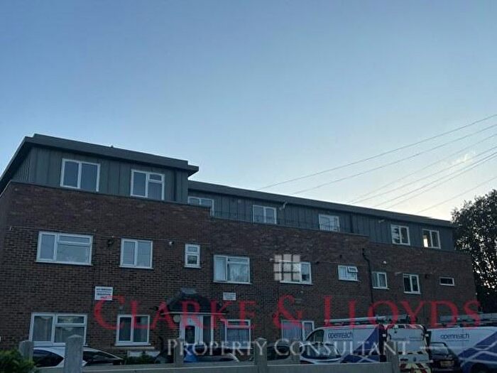 2 Bedroom Flat To Rent In Crown Road, Ilford, IG6