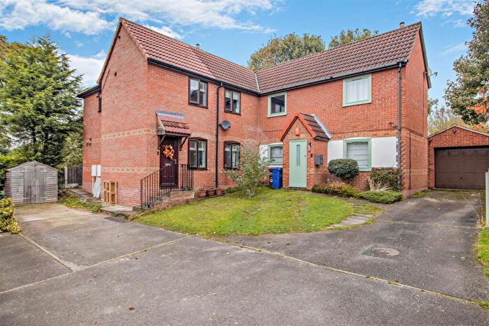 4 Bedroom House For Sale In North End Drive, Harlington, Doncaster, DN5