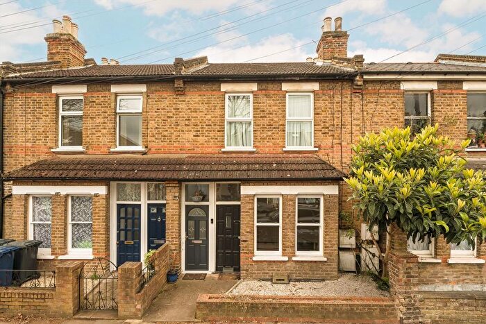 1 Bedroom Flat To Rent In Grosvenor Road, Hanwell, W7