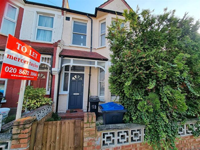 3 Bedroom Detached House To Rent In Boscombe Road, London, SW17