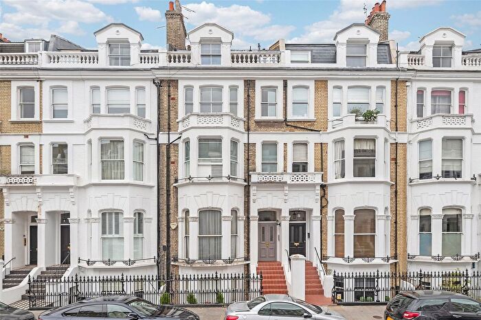 2 Bedroom Flat To Rent In Coleherne Road, London, SW10