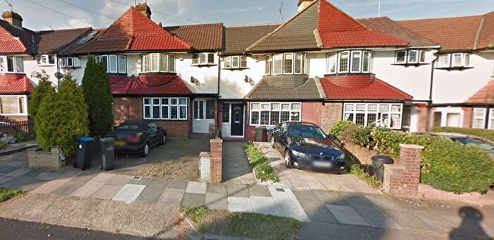 3 Bedroom Detached House To Rent In Haileybury Avenue, Enfield, EN1