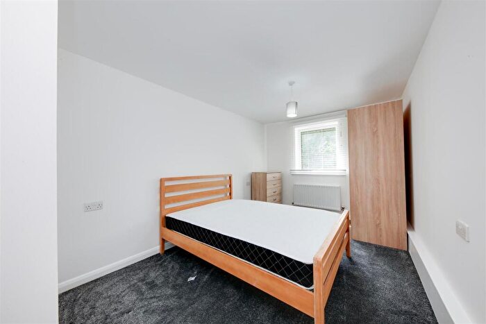 2 Bedroom Apartment To Rent In Fairlead House, Cassilis Road, London, E14