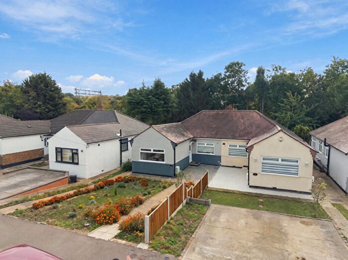3 Bedroom Bungalow For Sale In Ingreway, Romford, RM3