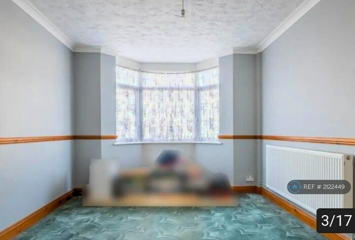 3 Bedroom End Of Terrace House To Rent In Clarence Road, Grays, RM17