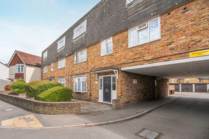 2 Bedroom Flat For Sale In St. Leonards Road, Maple Court St. Leonards Road, SL4