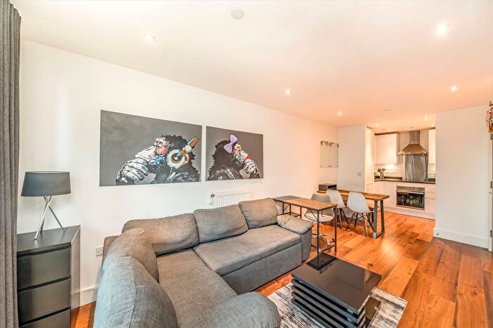 1 Bedroom Flat For Sale In Duckman Tower, London, E14